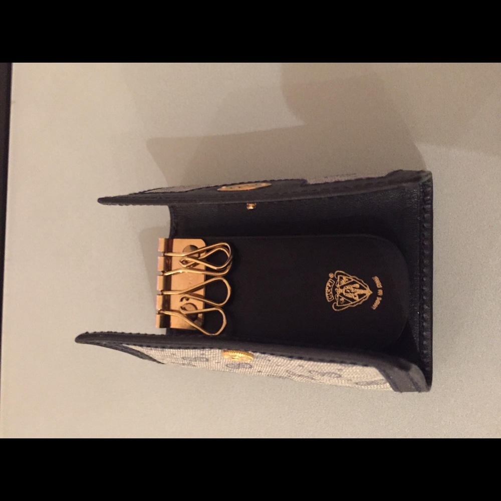 Gucci Key Chain wallet - Picture 4 of 6